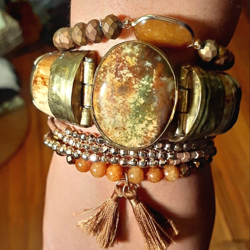 SALE💗indian Bone Cuff W/ Jasper Stone - Picture 2 of 12